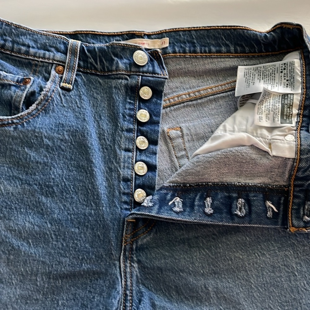 Levi’s Ribcage Shorts High Rise Size 31 - Picture 16 of 16